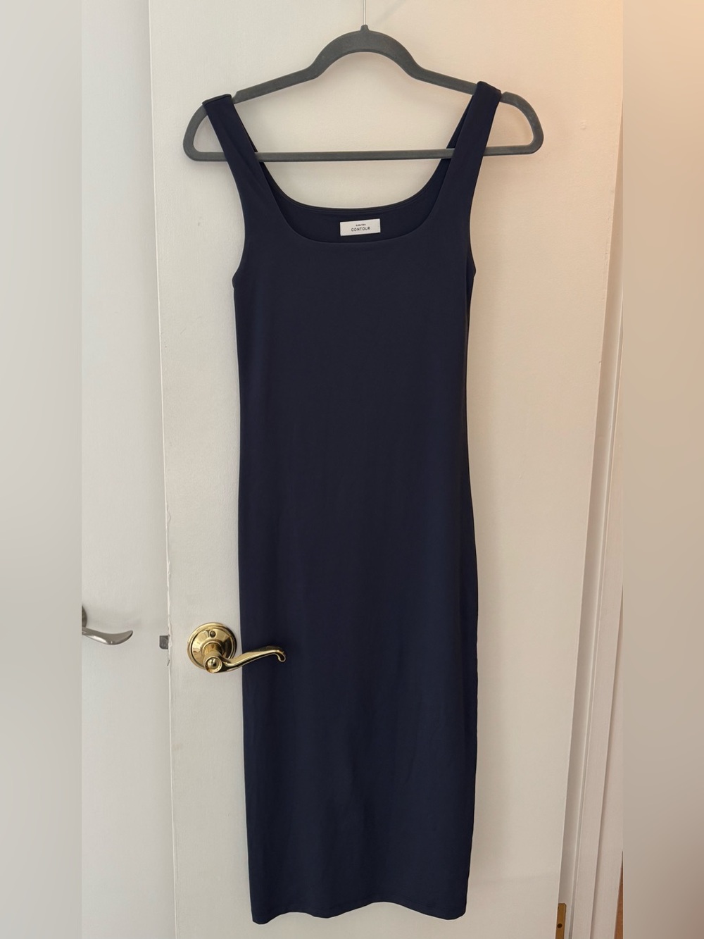 Aritzia Babaton Sculpt Midi Dress
